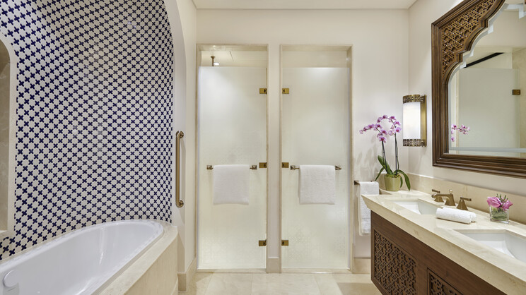 Hilton Salwa Beach Resort & Villas